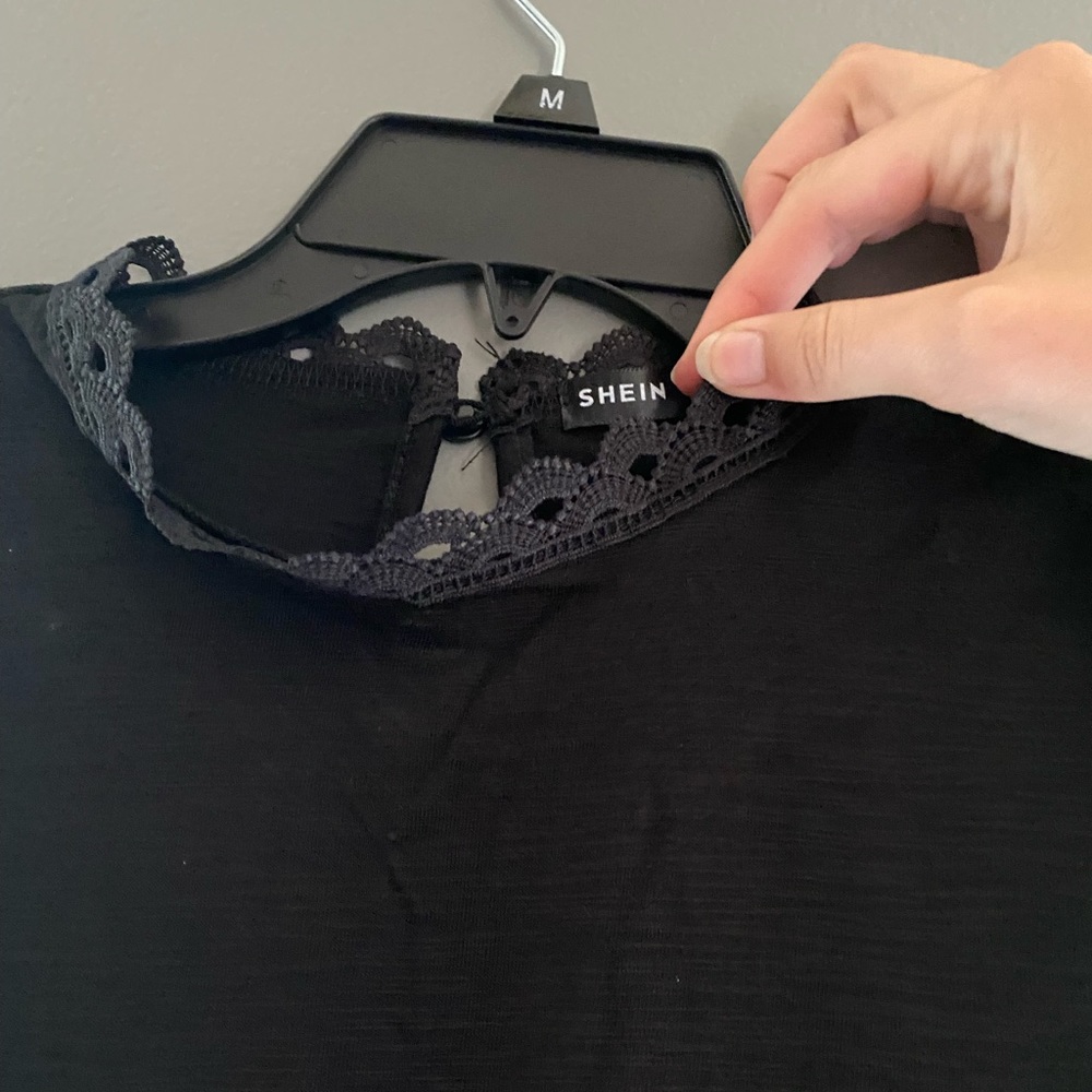 NWT Lace collar top - Picture 3 of 6